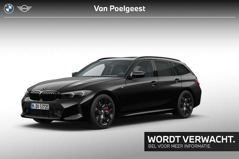 Zwart Gebruikt 2024 BMW 330e M Sport Stationwagen | € 58.895 (Duur) - Afbeelding 1/2