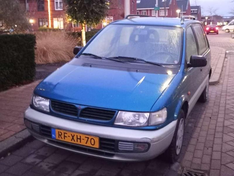 Blauw Gebruikt 1997 Mitsubishi Space Runner MPV | € 1.250 - Afbeelding 1/4