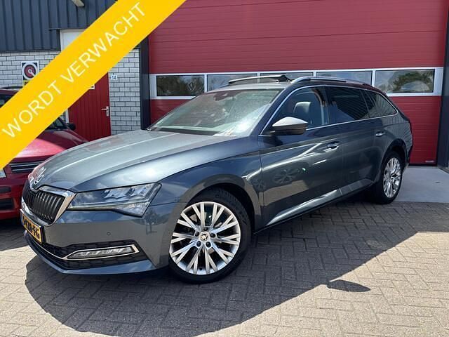 Grijs, metallic lak Gebruikt 2020 Skoda Superb Business Line Stationwagen | € 19.888 (Eerlijke prijs) - Afbeelding 1/4