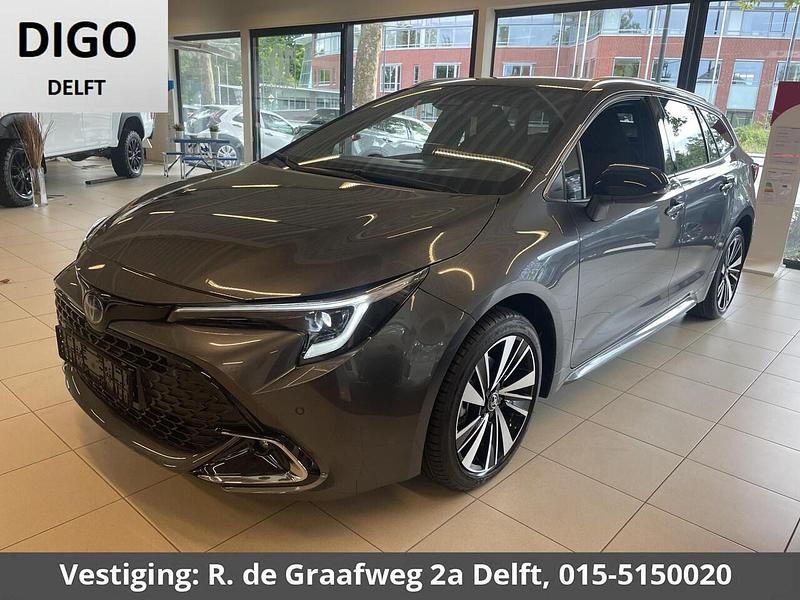 Grijs Occasion 2025 Toyota Corolla Stationwagen | € 34.400 (Duur) - Afbeelding 1/4