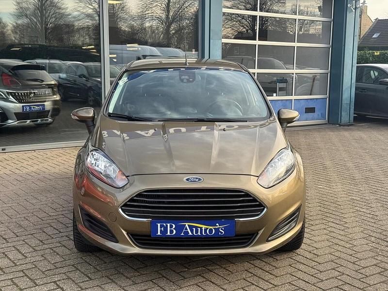 Occasion Ford Fiesta Titanium 101 PK (74 kW) 2014 Goud Hatchback