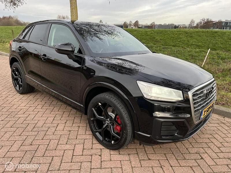 Zwart Occasion 2019 Audi Q2 SUV | € 23.999 (Goede deal) - Afbeelding 1/4