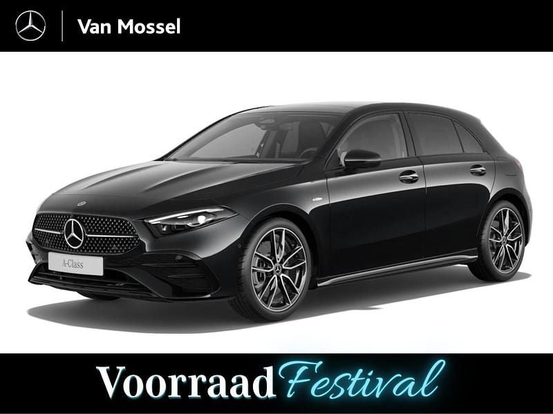 Grijs Nieuw 2025 Mercedes A250 Business Hatchback | € 50.551 (Duur) - Afbeelding 1/1