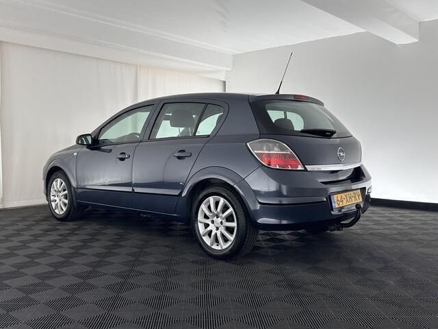 Occasion Opel Astra Comfort 90 PK (66 kW) 2007 Metro metallic (grijs metallic) Hatchback