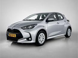 Zilver Gebruikt 2024 Toyota Yaris Active Hatchback | € 23.000 (Eerlijke prijs) - Afbeelding 1/3
