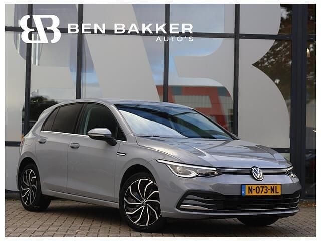 Grijs Gebruikt 2020 VW Golf VIII Style Hatchback | € 21.900 (Eerlijke prijs) - Afbeelding 1/4