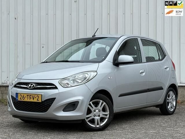 Grijs Gebruikt 2012 Hyundai i10 Hatchback | € 4.949 (Eerlijke prijs) - Afbeelding 1/4