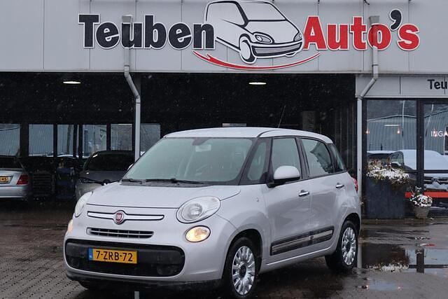 Grijs Occasion 2015 Fiat 500L Easy MPV | € 6.995 (Eerlijke prijs) - Afbeelding 1/4