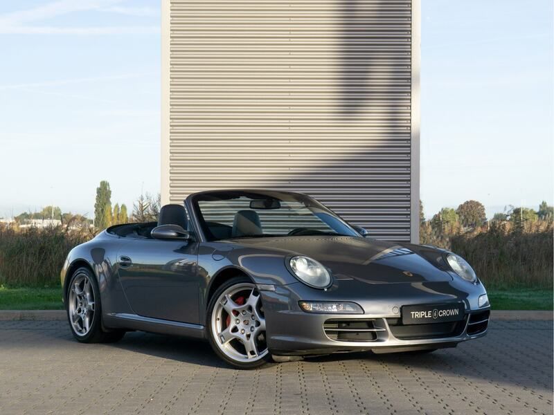 Grijs, metallic lak Gebruikt 2005 Porsche 911 Carrera S Cabriolet Cabriolet | € 41.950 - Afbeelding 1/4