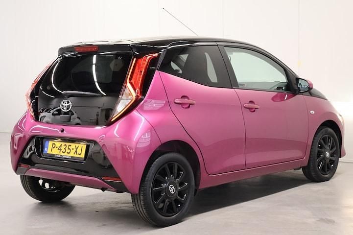Occasion Toyota Aygo X-cite 72 PK (52 kW) 2019 Paars Hatchback