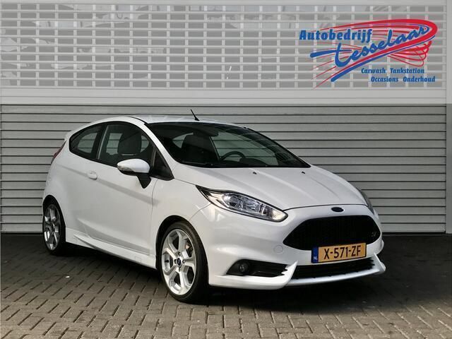 Wit Gebruikt 2013 Ford Fiesta ST Hatchback | € 12.500 (Iets duurder) - Afbeelding 1/4