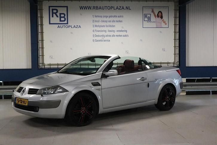 Gebruikt 2005 Renault Mégane II Luxe | € 2.450 (Eerlijke prijs) - Afbeelding 1/4