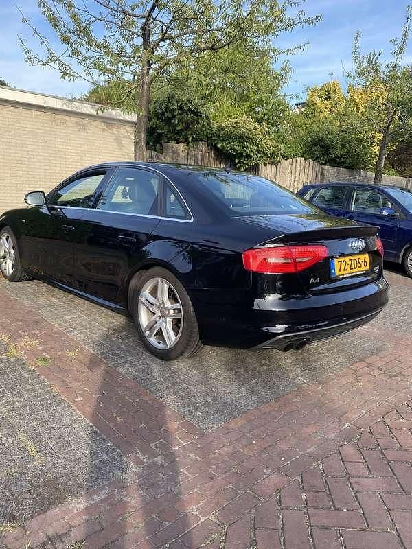 Zwart Occasion 2012 Audi A4 Sedan | € 13.000 (Duur) - Afbeelding 1/4