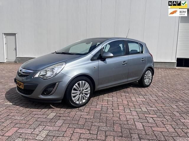 Grijs Gebruikt 2012 Opel Corsa Cosmo Hatchback | € 4.450 (Eerlijke prijs) - Afbeelding 1/4