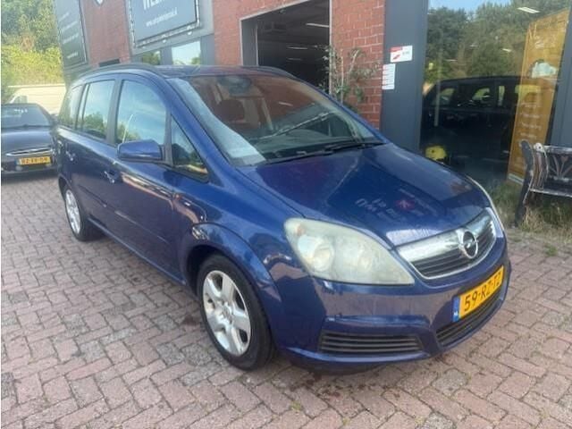 Blauw Gebruikt 2005 Opel Zafira Executive MPV | € 875 (Eerlijke prijs) - Afbeelding 1/4