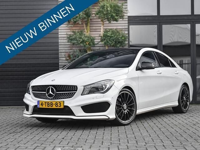 Wit Gebruikt 2014 Mercedes CLA200 AMG line Sedan | € 15.450 (Goede deal) - Afbeelding 1/4