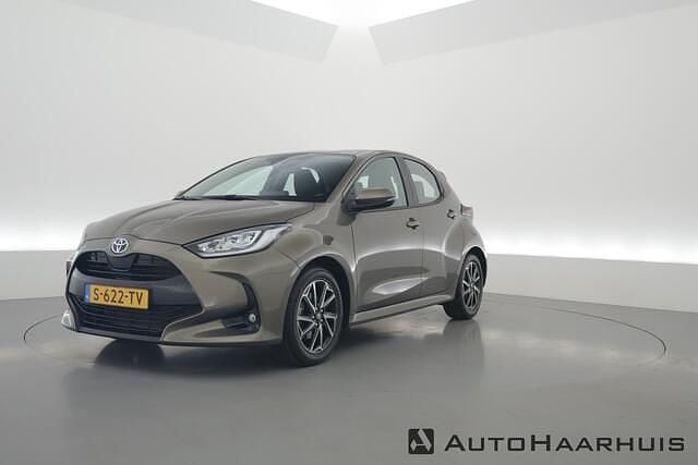 Groen Gebruikt 2023 Toyota Yaris Hatchback | € 20.750 (Eerlijke prijs) - Afbeelding 1/3