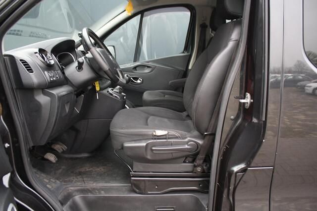 Occasion Opel Vivaro Sport 121 PK (88 kW) 2017 Zwart (metallic) MPV