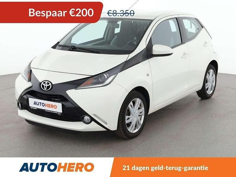 Wit Gebruikt 2017 Toyota Aygo X-play Hatchback | € 8.149 (Eerlijke prijs) - Afbeelding 1/3