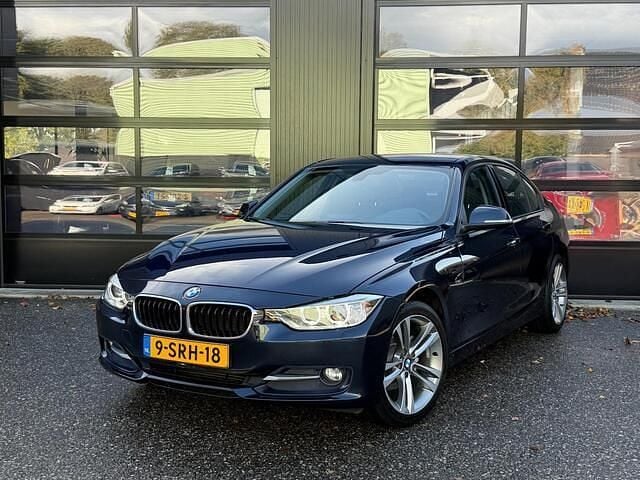 Blauw Gebruikt 2013 BMW 316 Sport Line Sedan | € 12.999 (Goede deal) - Afbeelding 1/4