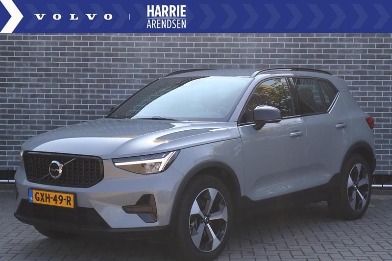 Grijs Gebruikt 2024 Volvo XC40 Plus SUV | € 42.694 (Eerlijke prijs) - Afbeelding 1/4