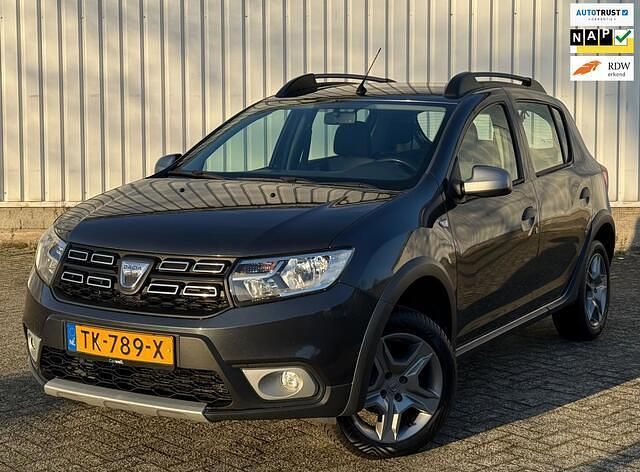 Grijs Occasion 2018 Dacia Sandero Stepway Hatchback | € 6.999 (Eerlijke prijs) - Afbeelding 1/4