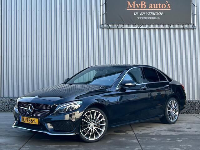 Zwart (metallic) Occasion 2016 Mercedes C250 Edition 1 Sedan | € 14.950 (Eerlijke prijs) - Afbeelding 1/4