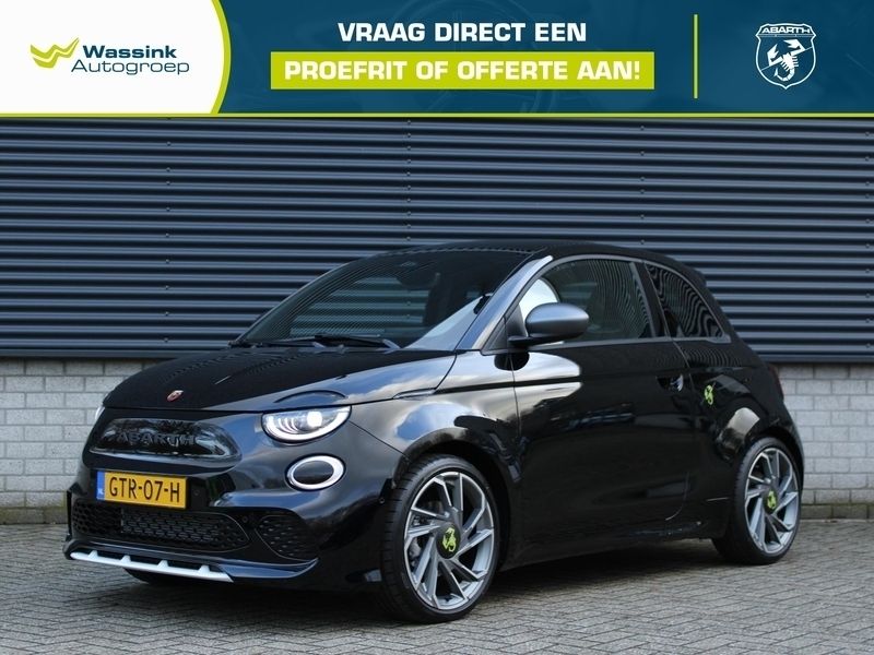 Zwart, metallic lak Nieuw 2024 Abarth 500e Turismo Hatchback | € 31.900 (Goede deal) - Afbeelding 1/3