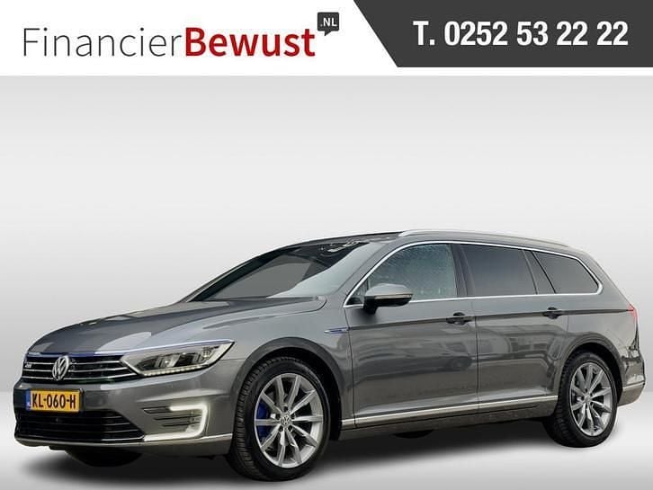 Grijs Occasion 2016 VW Passat GTE Stationwagen | € 245 - Afbeelding 1/4