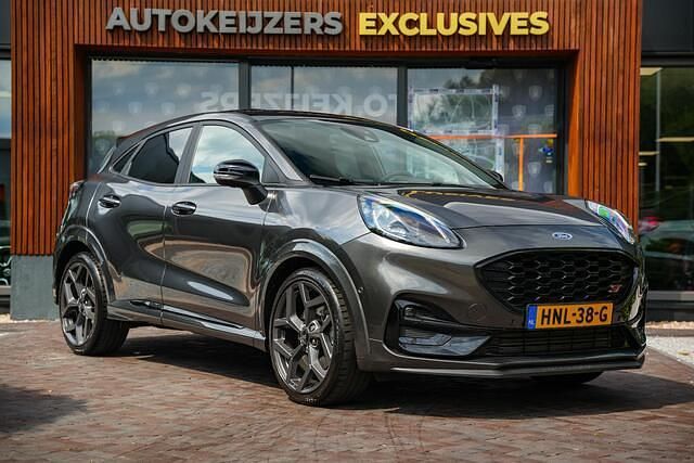 Grijs Gebruikt 2023 Ford Puma Performance Edition SUV | € 29.900 (Eerlijke prijs) - Afbeelding 1/4