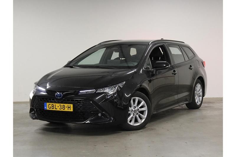 Zwart Gebruikt 2024 Toyota Corolla Active Stationwagen | € 28.750 (Eerlijke prijs) - Afbeelding 1/1