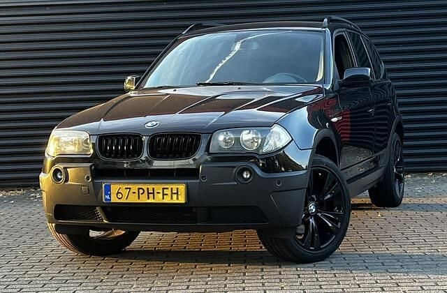Zwart Gebruikt 2004 BMW X3 Executive SUV | € 4.950 (Eerlijke prijs) - Afbeelding 1/4