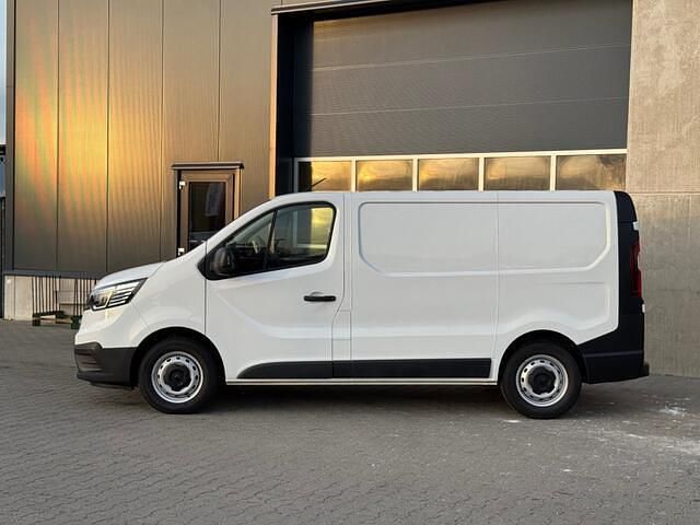 Wit Occasion 2024 Renault Trafic MPV | € 27.990 (Goede deal) - Afbeelding 1/4