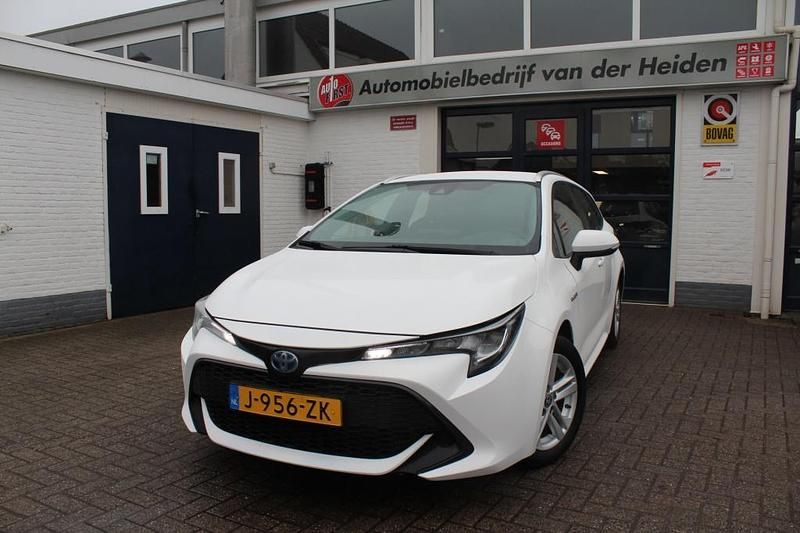 Wit Occasion 2020 Toyota Corolla Business Edition Stationwagen | € 18.950 (Goede deal) - Afbeelding 1/4
