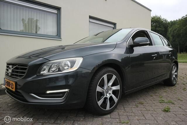 Grijs Gebruikt 2014 Volvo V60 Summum Stationwagen | € 4.400 (Goede deal) - Afbeelding 1/4