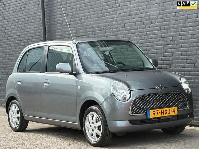 Grijs Gebruikt 2009 Daihatsu Trevis Hatchback | € 4.245 (Eerlijke prijs) - Afbeelding 1/4