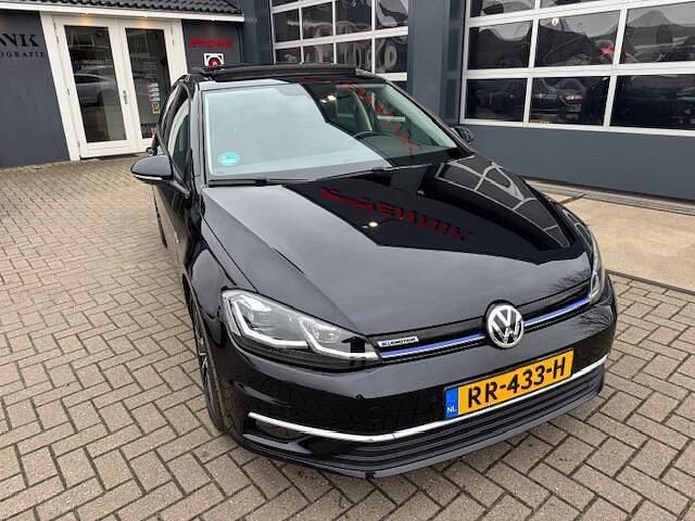 Occasion VW Golf VII Highline 131 PK (96 kW) 2018 Zwart Hatchback