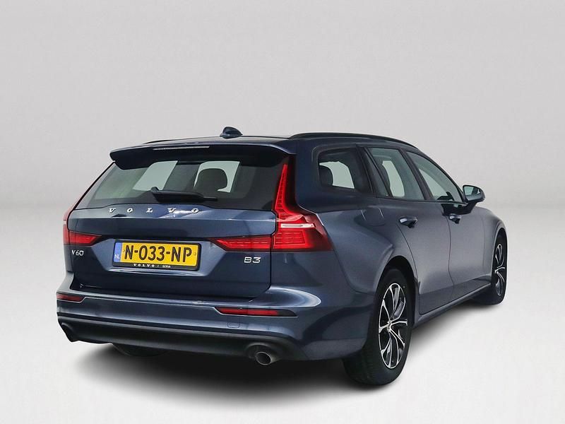 Occasion Volvo V60 Momentum 177 PK (130 kW) 2020 Blauw Stationwagen
