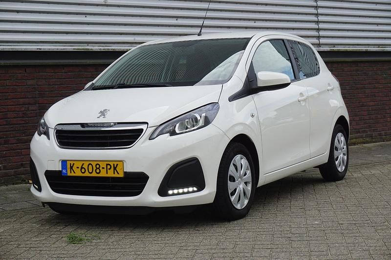 Wit Gebruikt 2021 Peugeot 108 Active Hatchback | € 10.450 (Eerlijke prijs) - Afbeelding 1/4