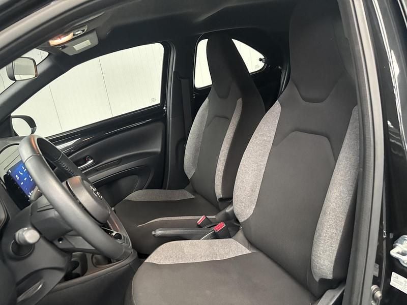 Occasion Toyota Aygo X Play 72 PK (52 kW) 2024 Zwart SUV