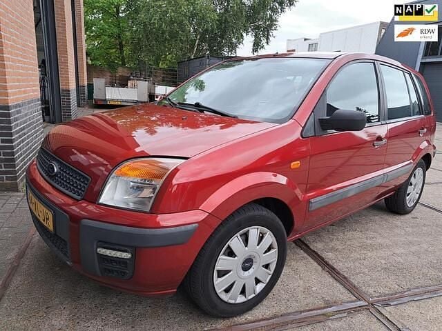 Rood (metallic) Gebruikt 2007 Ford Fusion MPV | € 1.999 (Eerlijke prijs) - Afbeelding 1/4