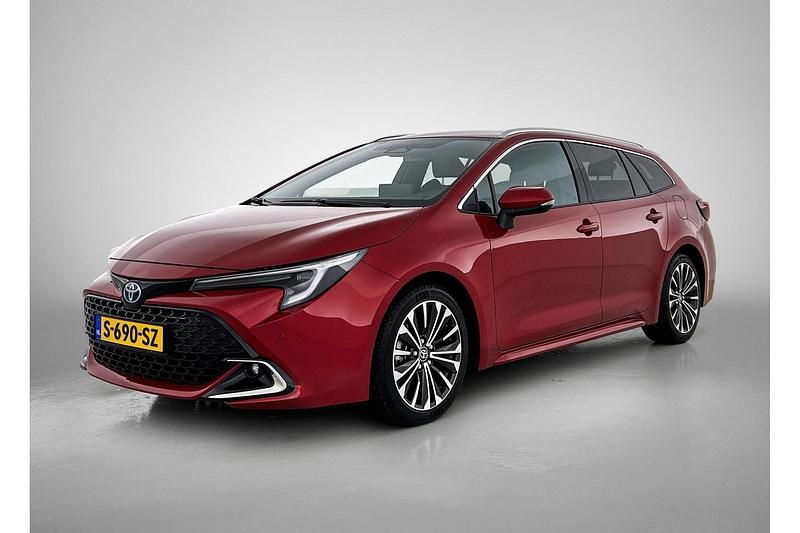 Rood Gebruikt 2023 Toyota Corolla Edition Stationwagen | € 28.900 (Eerlijke prijs) - Afbeelding 1/1