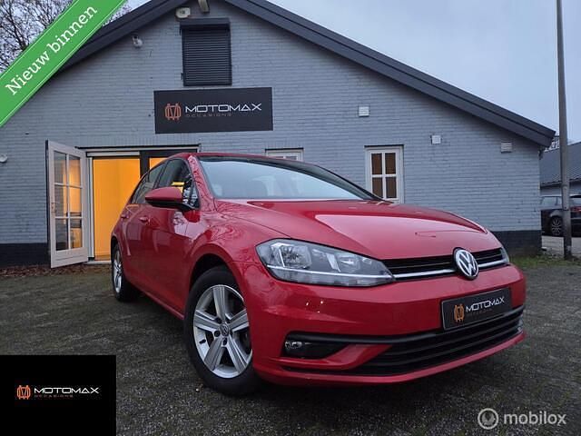 Rood Gebruikt 2019 VW Golf VII Trendline Hatchback | € 10.995 (Goede deal) - Afbeelding 1/4