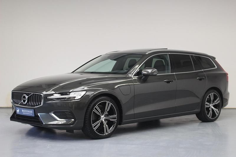 Grijs Gebruikt 2021 Volvo V60 Inscription Stationwagen | € 34.500 (Iets duurder) - Afbeelding 1/4