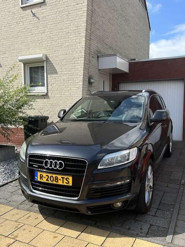 Grijs Gebruikt 2006 Audi Q7 SUV | € 6.500 (Super prijs) - Afbeelding 1/4