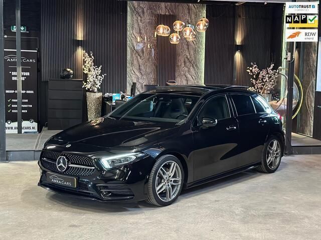 Zwart Gebruikt 2020 Mercedes A180 Premium Plus Hatchback | € 27.999 (Eerlijke prijs) - Afbeelding 1/4
