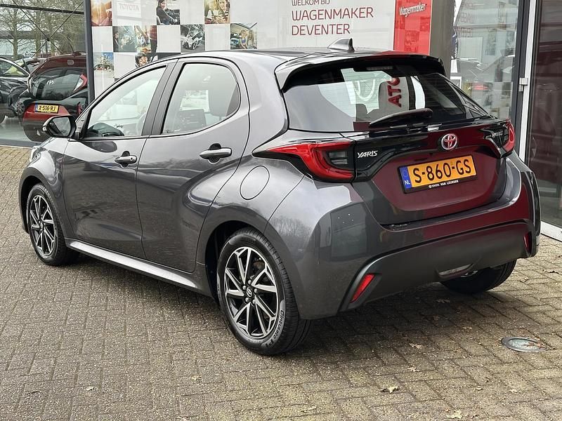 Occasion Toyota Yaris Hybrid 116 PK (85 kW) 2023 Grijs, metallic lak Hatchback