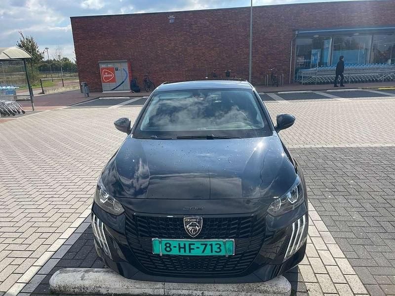Zwart Gebruikt 2024 Peugeot 208 Hatchback | € 14.200 (Super prijs) - Afbeelding 1/4