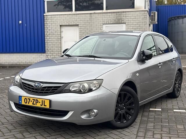 Grijs Gebruikt 2008 Subaru Impreza Hatchback | € 3.995 - Afbeelding 1/4