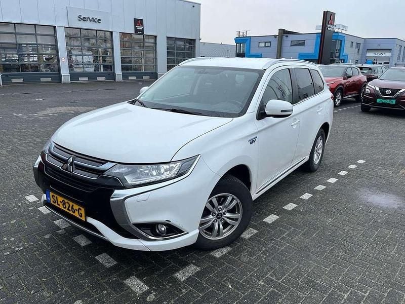 Occasion Mitsubishi Outlander P-HEV 121 PK (88 kW) 2018 Wit SUV